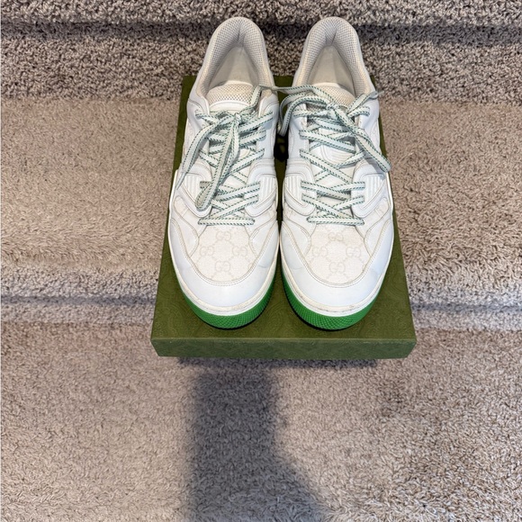 Gucci Men White and Green Athletic Shoes